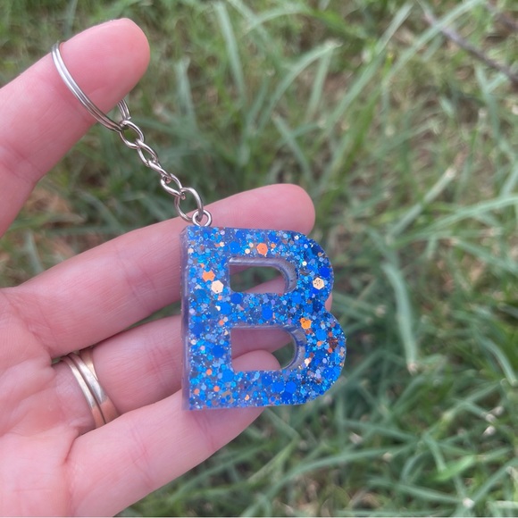 Initial Keychain Handmade With Resin - Picture 3 of 5